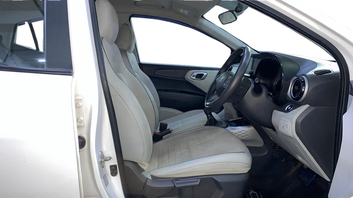 2023 Hyundai GRAND I10 NIOS ASTA AMT 1.2 KAPPA VTVT, Petrol, Automatic, 7,608 km, Right Side Front Door Cabin