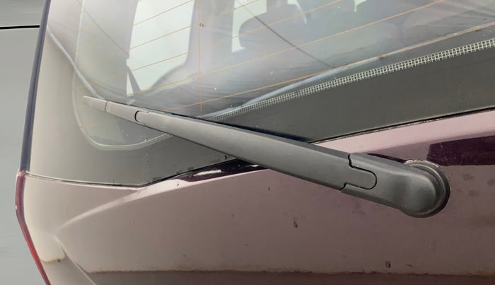 2015 Mahindra XUV500 W8, Diesel, Manual, 1,16,382 km, Rear Wiper