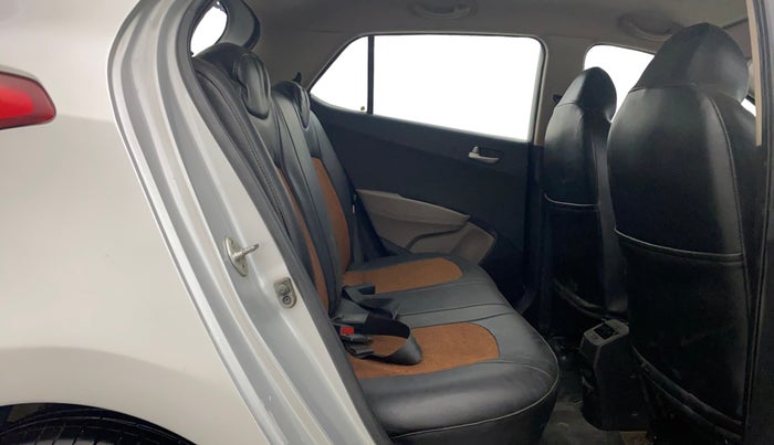 2015 Hyundai Grand i10 SPORTZ 1.2 KAPPA VTVT, Petrol, Manual, 71,729 km, Right Side Rear Door Cabin