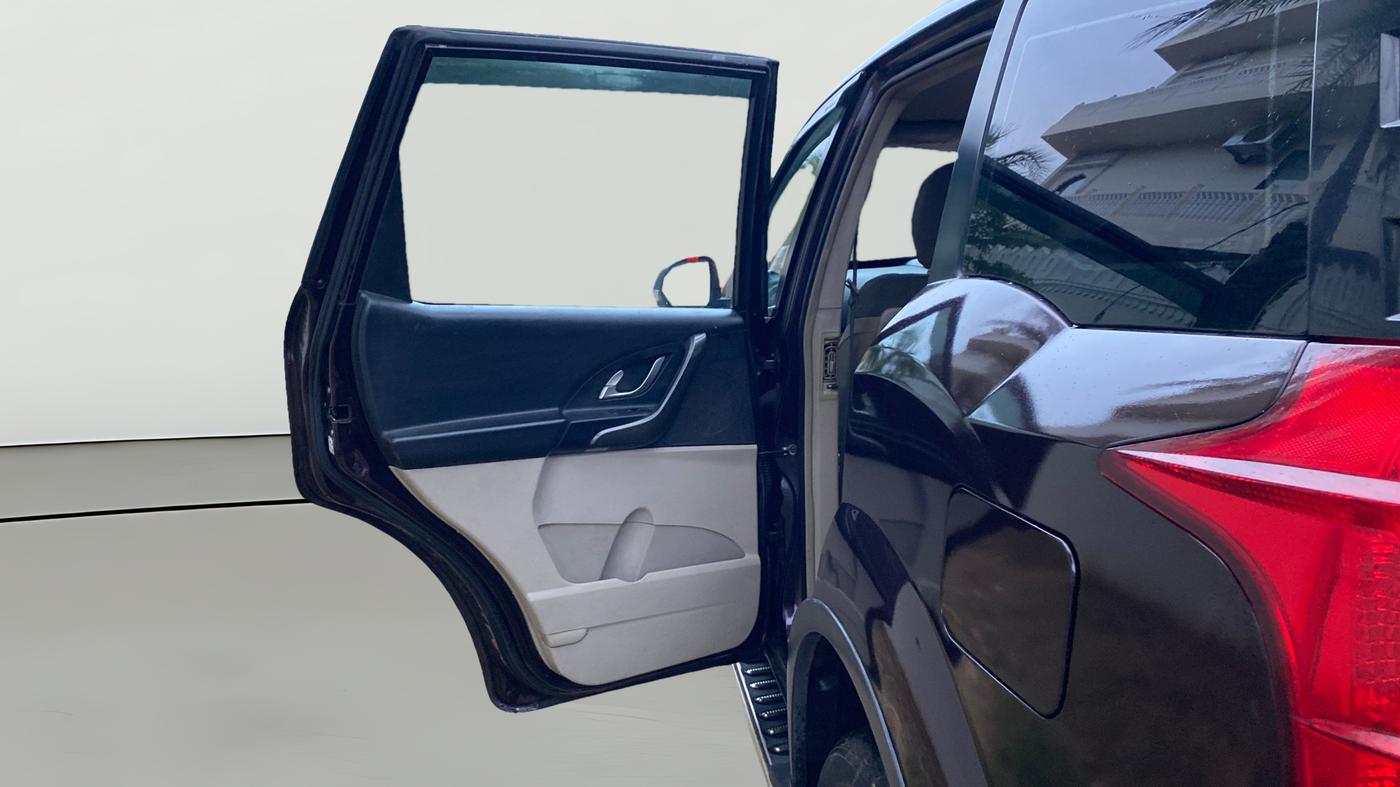 2016 Mahindra XUV500 W6, Diesel, Manual, 69,007 km, LHS Rear Door