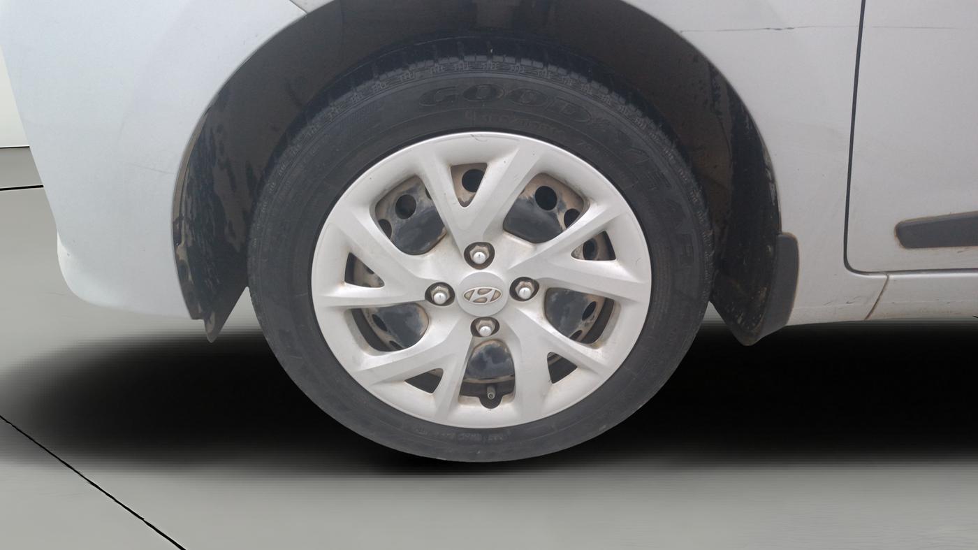 2019 Hyundai Grand i10 SPORTZ 1.2 KAPPA VTVT, Petrol, Manual, 30,228 km, Left Front Wheel