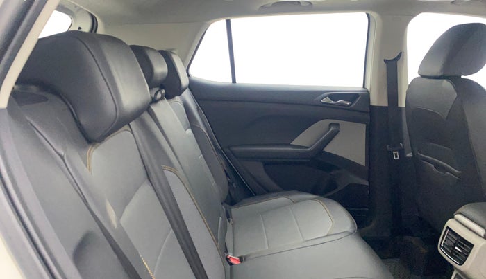 2021 Skoda KUSHAQ STYLE 1.0L TSI MT, Petrol, Manual, 57,767 km, Right Side Rear Door Cabin