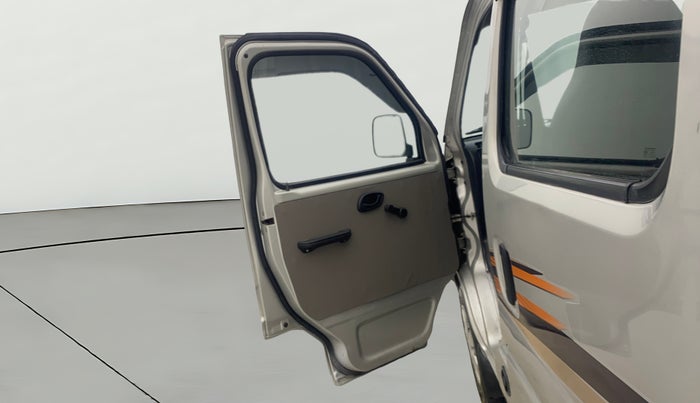 2022 Maruti Eeco 5 STR AC CNG, CNG, Manual, 68,360 km, LHS Front Door