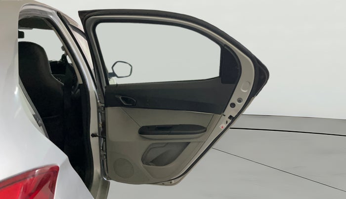 2018 Tata Tiago XT PETROL, Petrol, Manual, 71,696 km, RHS Rear Door