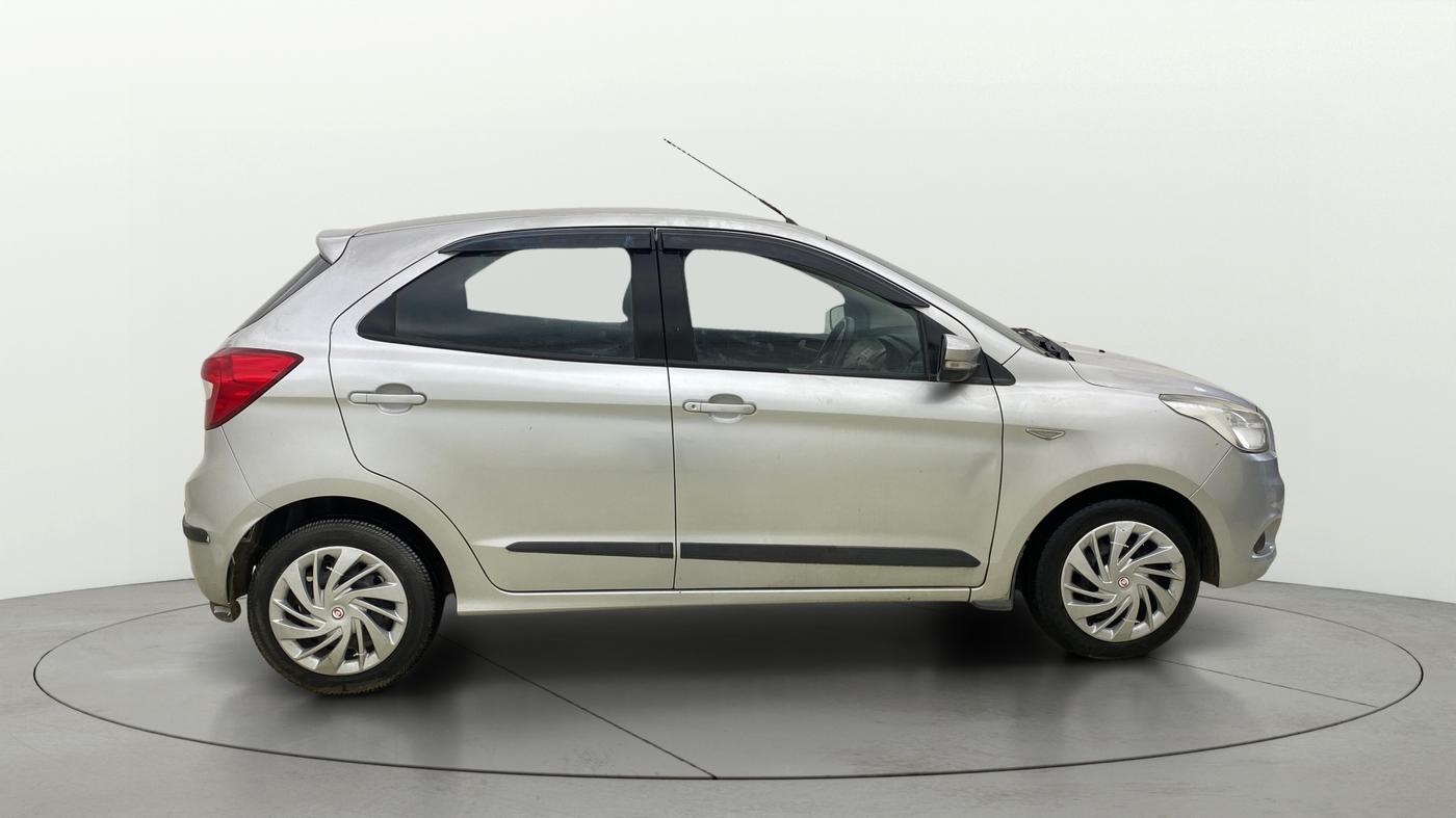 2015 Ford New Figo TREND 1.2 PETROL, Petrol, Manual, 29,990 km, Right Side View