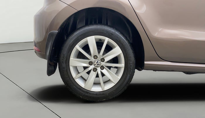 2017 Volkswagen Polo HIGHLINE1.2L, Petrol, Manual, 72,534 km, Right Rear Wheel