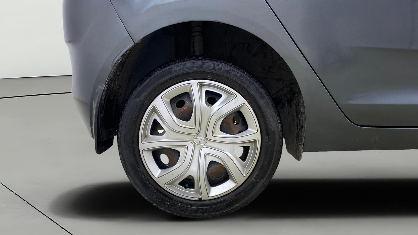 2021 Tata ALTROZ XT PETROL, Petrol, Manual, 30,537 km, Right Rear Wheel