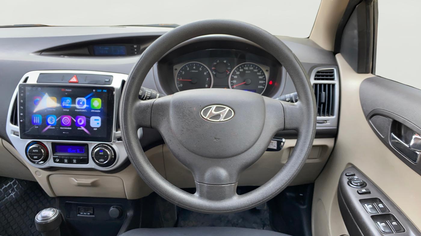2013 Hyundai i20 MAGNA (O) 1.2, Petrol, Manual, 44,527 km, Steering Wheel Close Up