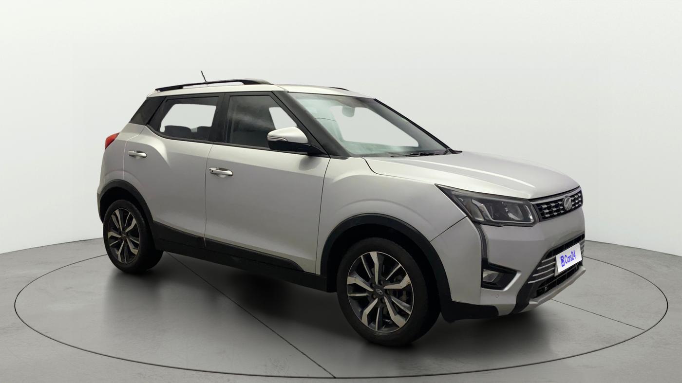 2020 Mahindra XUV300 W8 (O) 1.2 PETROL, Petrol, Manual, 91,363 km, Right Front Diagonal