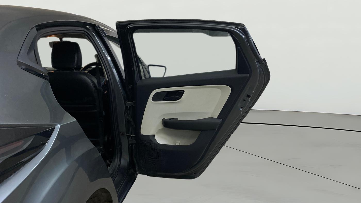 2023 Tata ALTROZ XM PLUS PETROL, Petrol, Manual, 16,151 km, RHS Rear Door