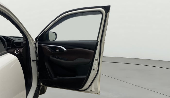 2023 Maruti Grand Vitara SIGMA SMART HYBRID, Petrol, Manual, 31,873 km, RHS Front Door