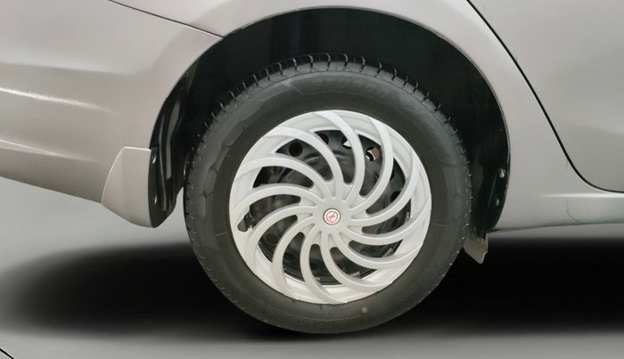 2016 Maruti Ciaz VXI+, Petrol, Manual, 1,24,512 km, Right Rear Wheel