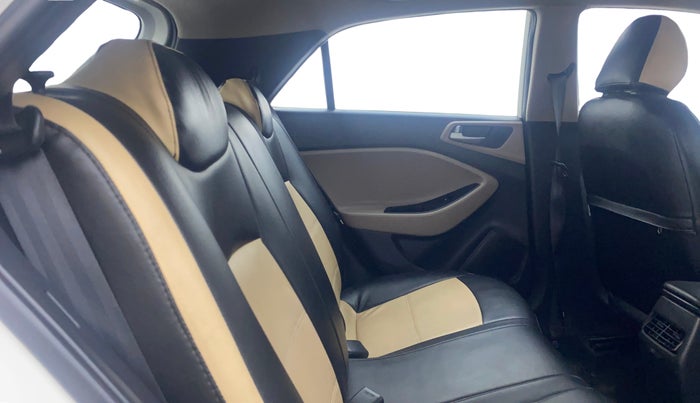 2018 Hyundai Elite i20 ASTA 1.2, Petrol, Manual, 22,042 km, Right Side Rear Door Cabin
