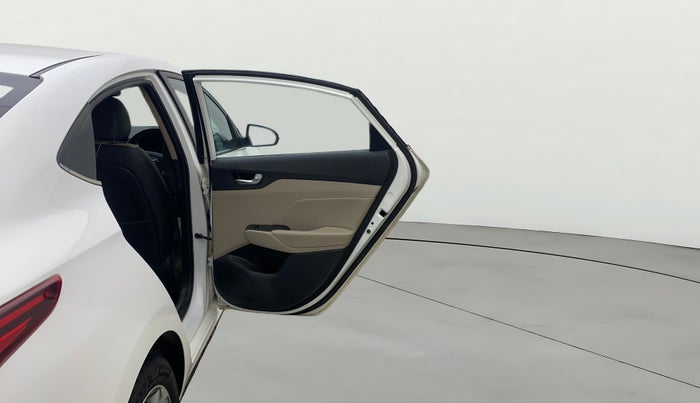 2018 Hyundai Verna 1.6 VTVT SX (O) AT, Petrol, Automatic, 68,366 km, RHS Rear Door