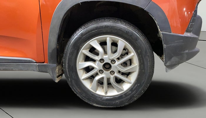 2017 Mahindra Kuv100 K6 6 STR, Petrol, Manual, 27,723 km, Right Front Wheel