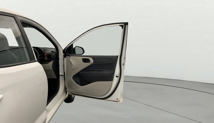 2022 Hyundai AURA S 1.2 CNG, CNG, Manual, 46,514 km, RHS Front Door