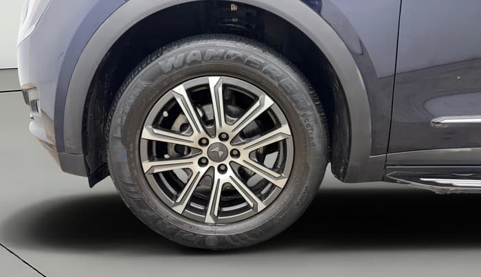 2023 Mahindra XUV700 AX 7 LUXURY D MT 7 STR, Diesel, Manual, 34,049 km, Left Front Wheel