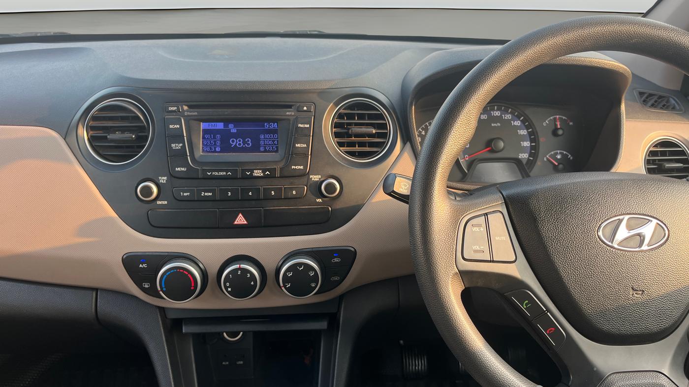 2015 Hyundai Xcent S (O) 1.2, Petrol, Manual, 27,993 km, Air Conditioner