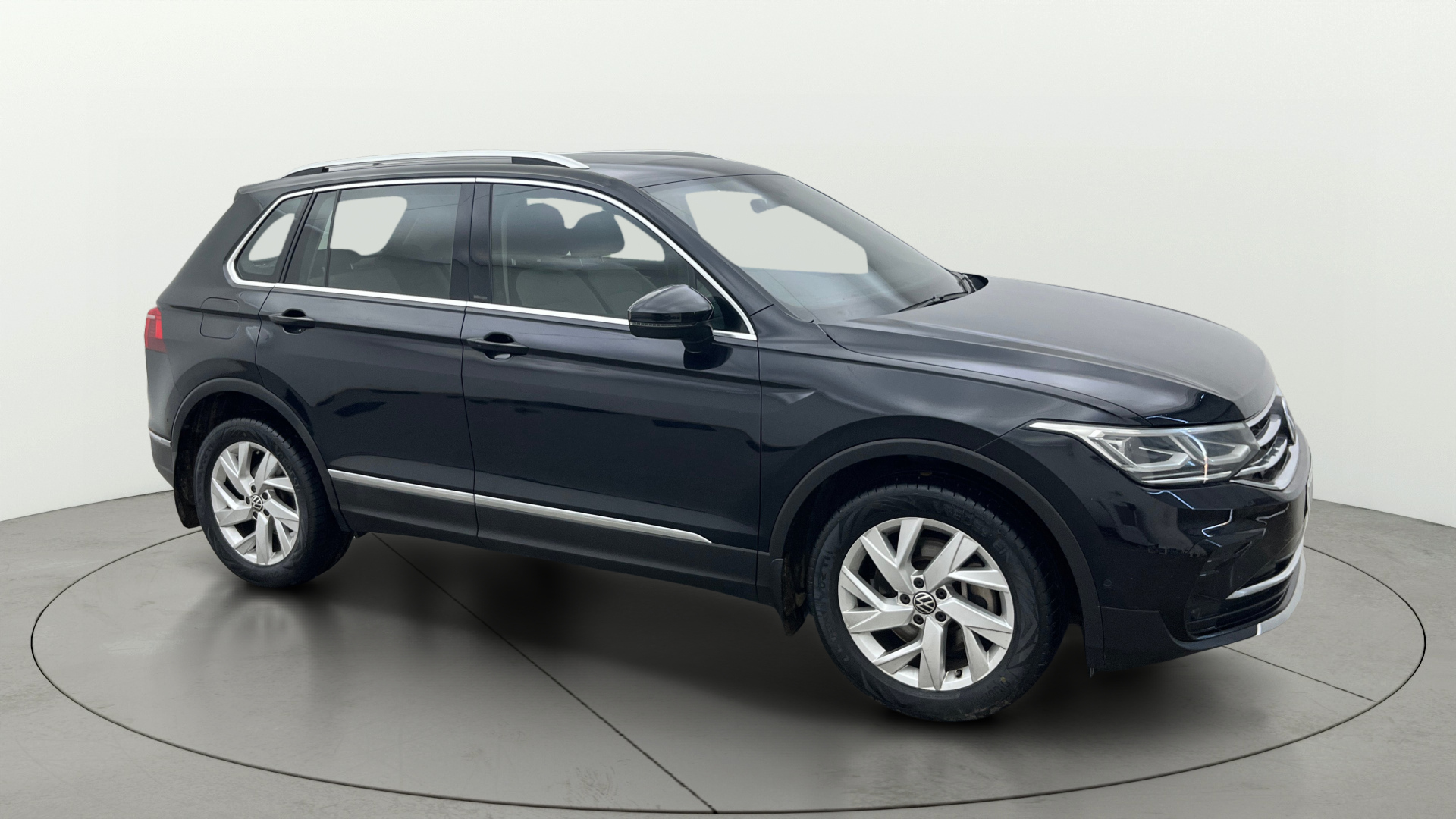 2023 Volkswagen Tiguan 2021-2025 ELEGANCE 2.0 TSI DSG 2023 Volkswagen Tiguan 2021-2025 ELEGANCE 2.0 TSI DSG