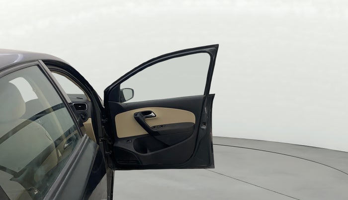 2017 Skoda Rapid AMBITION 1.6 MPI MT, Petrol, Manual, 1,19,944 km, RHS Front Door