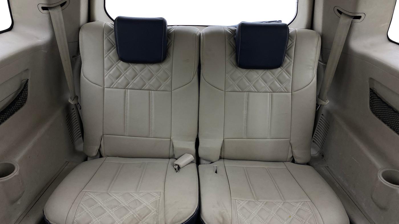 2015 Mahindra XUV500 W10, Diesel, Manual, 70,757 km, Third Seat Row ( optional )