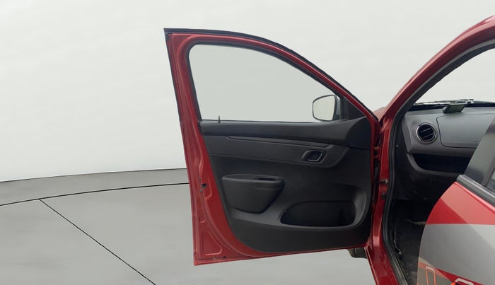 2017 Renault Kwid RXT 1.0, Petrol, Manual, 47,842 km, LHS Front Door