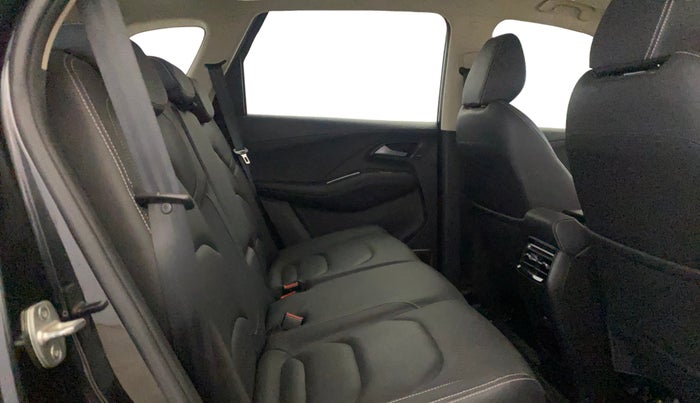 2024 MG HECTOR Sharp Pro Blackstorm 1.5 Turbo CVT, Petrol, Automatic, 33,197 km, Right Side Rear Door Cabin