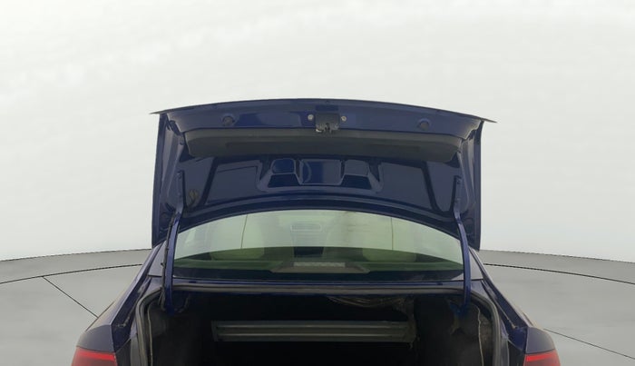 2012 Volkswagen Vento HIGHLINE DIESEL 1.6, Diesel, Manual, 93,894 km, Boot Door Open