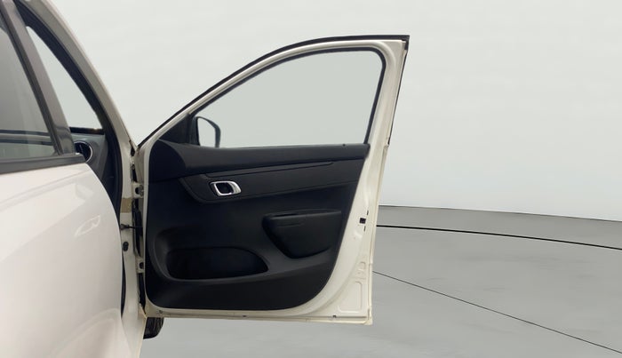 2019 Renault Kwid RXT 1.0 AMT (O), Petrol, Automatic, 60,127 km, RHS Front Door