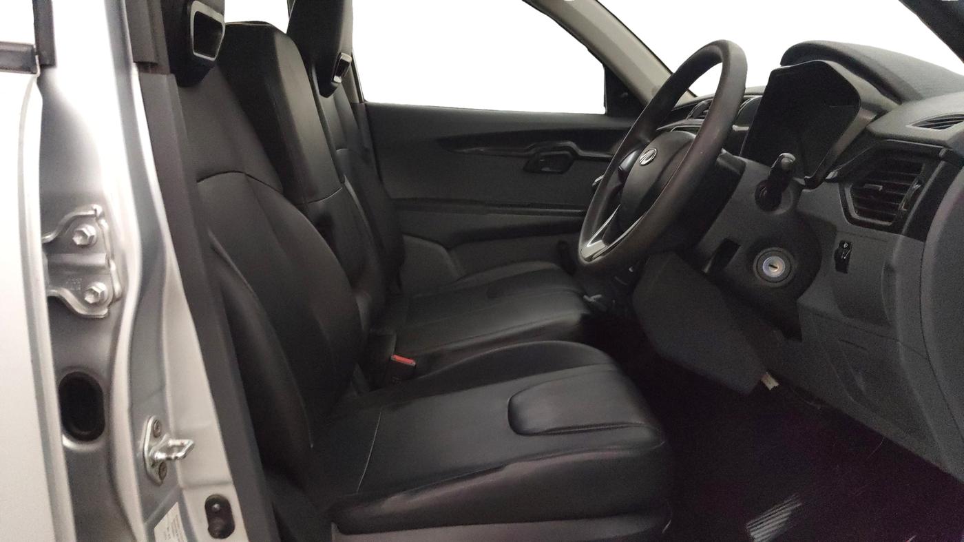 2018 Mahindra KUV 100 NXT K2+ P 6 STR, Petrol, Manual, 1,01,412 km, Right Side Front Door Cabin