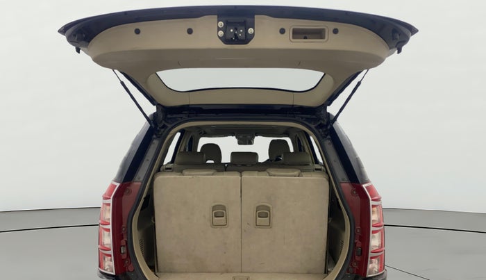 2015 Mahindra XUV500 W10, Diesel, Manual, 50,127 km, Boot Door Open