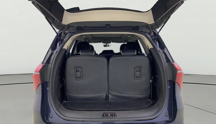 2022 Mahindra XUV700 AX 5 P MT 5 STR, Petrol, Manual, 72,134 km, Boot Open Zoomed View