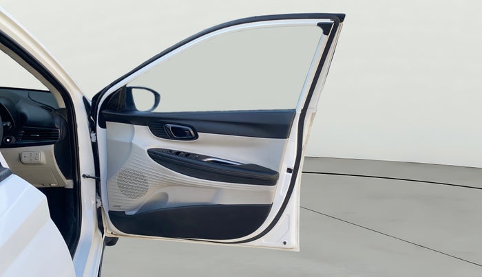 2024 Hyundai NEW I20 ASTA (O) 1.2 MT, Petrol, Manual, 37,493 km, RHS Front Door