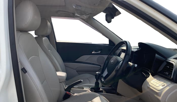 2021 Mahindra XUV300 W8 (O) 1.5 DIESEL, Diesel, Manual, 80,893 km, Right Side Front Door Cabin