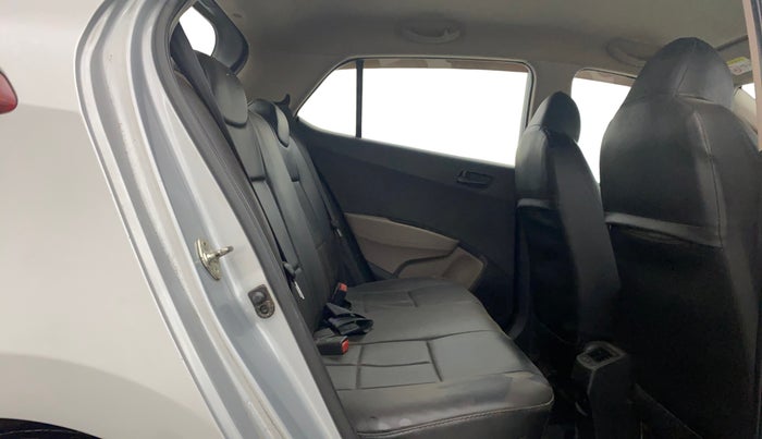 2018 Hyundai Grand i10 MAGNA 1.2 KAPPA VTVT, Petrol, Manual, 29,243 km, Right Side Rear Door Cabin