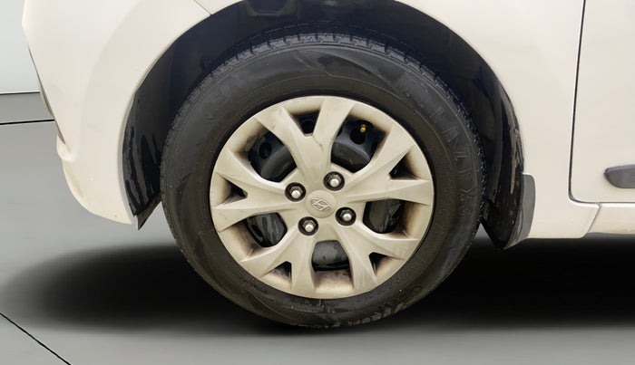 2016 Hyundai Grand i10 MAGNA AT 1.2 KAPPA VTVT, CNG, Automatic, 88,567 km, Left Front Wheel