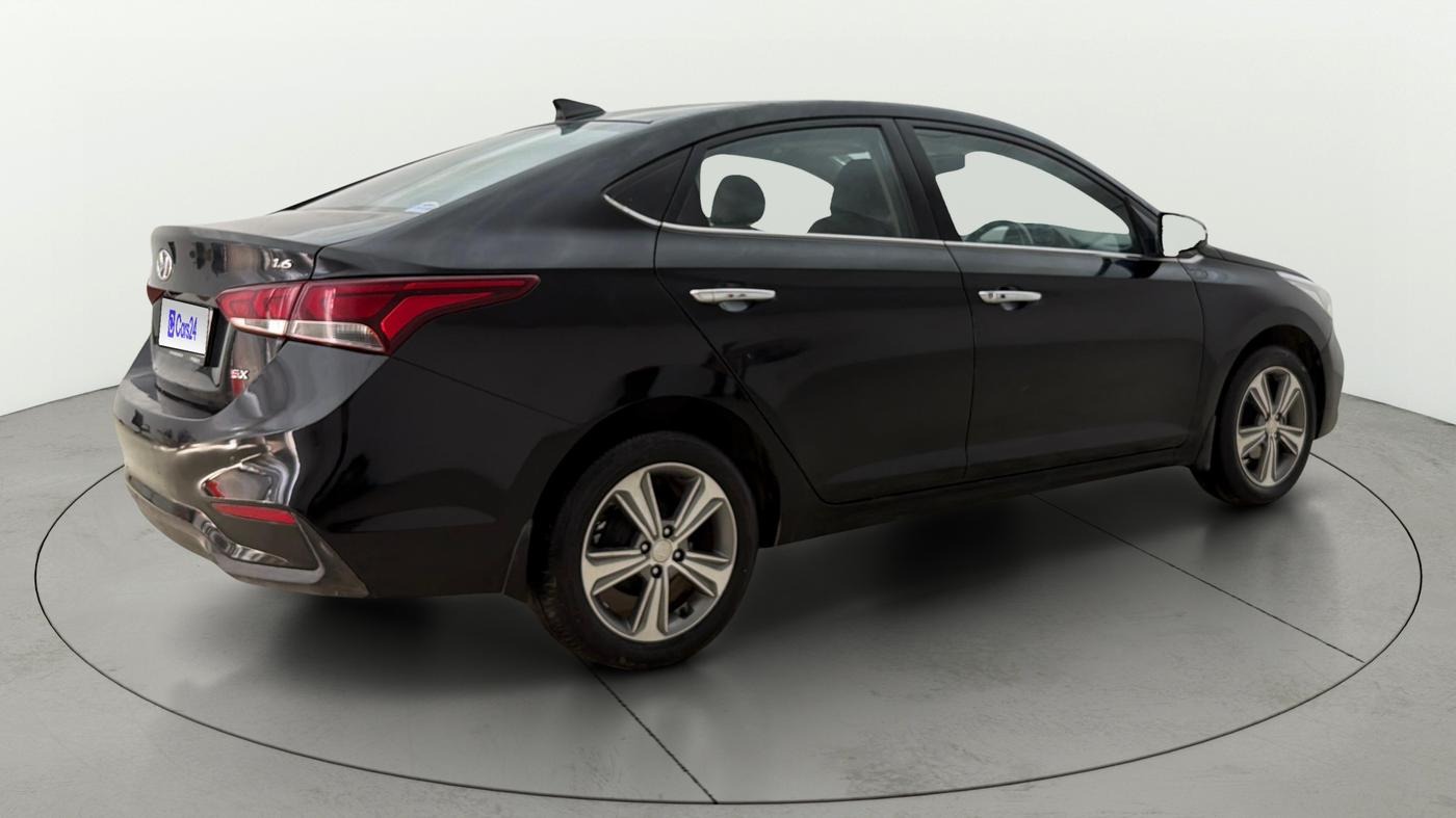 2018 Hyundai Verna 1.6 VTVT SX (O) AT, Petrol, Automatic, 41,532 km, Right Back Diagonal