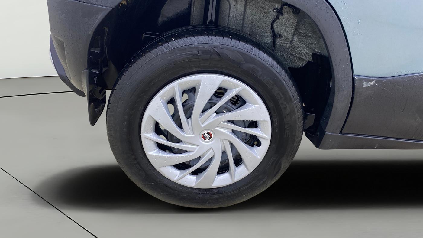2025 Tata PUNCH Adventure Plus AMT, Petrol, Automatic, 22,576 km, Right Rear Wheel