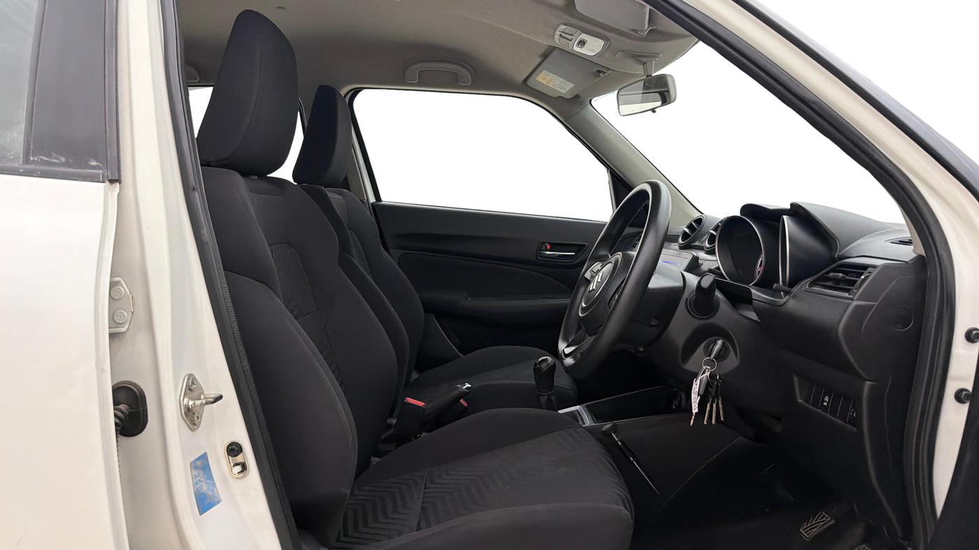 2021 Maruti Swift VXI, Petrol, Manual, 50,556 km, Right Side Front Door Cabin