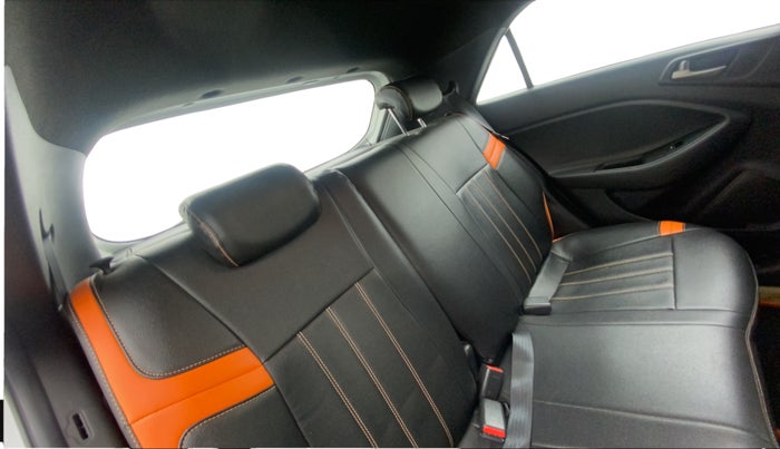 2015 Hyundai i20 Active 1.2 SX, Petrol, Manual, 43,073 km, Right Side Rear Door Cabin