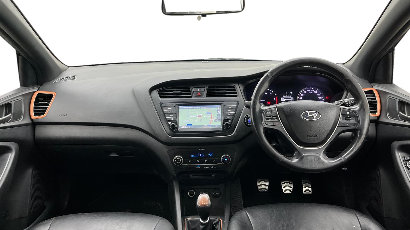 2017 Hyundai i20 Active 1.4 SX, Diesel, Manual, 1,16,371 km, Dashboard