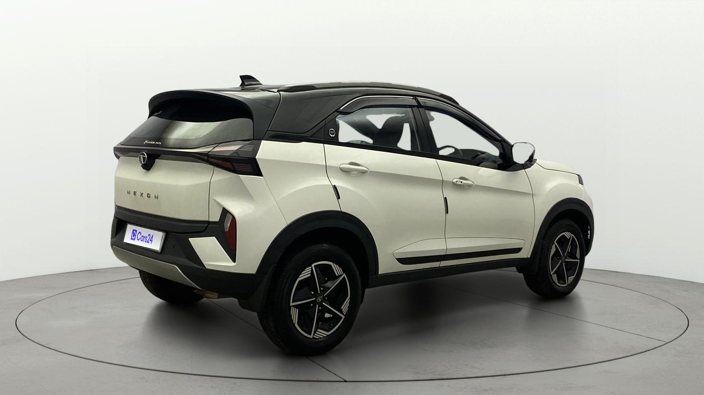 2023 Tata NEXON FEARLESS + SUNROOF DCA DUAL TONE 1.2 PETROL, Petrol, Automatic, 27,989 km, Right Back Diagonal