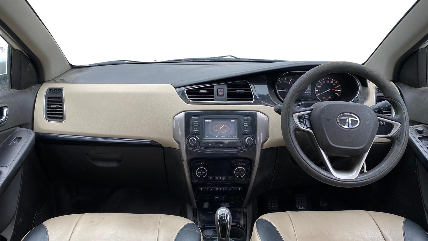 2015 Tata Zest XT PETROL, Petrol, Manual, 1,43,439 km, Dashboard