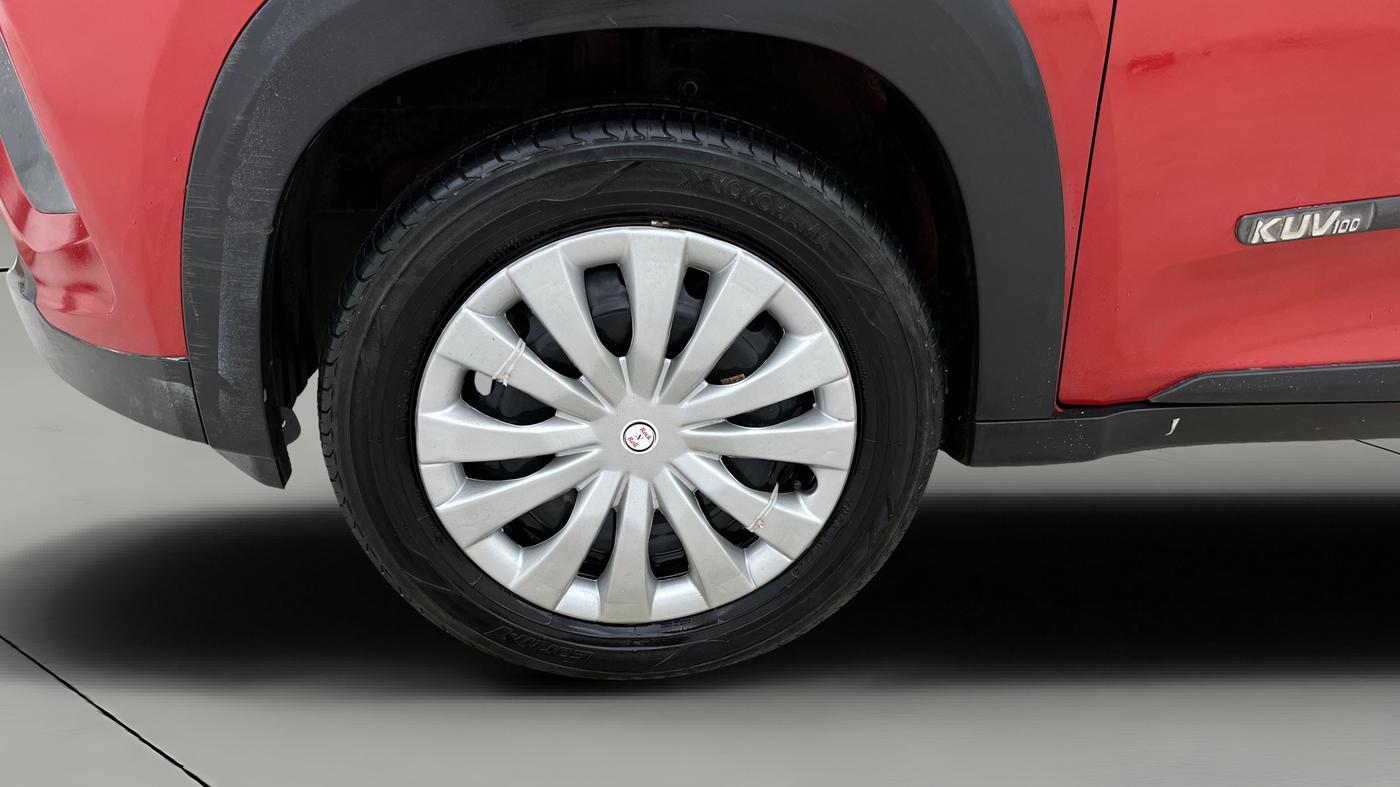 2018 Mahindra KUV 100 NXT K6+ P 6 STR, Petrol, Manual, 68,665 km, Left Front Wheel