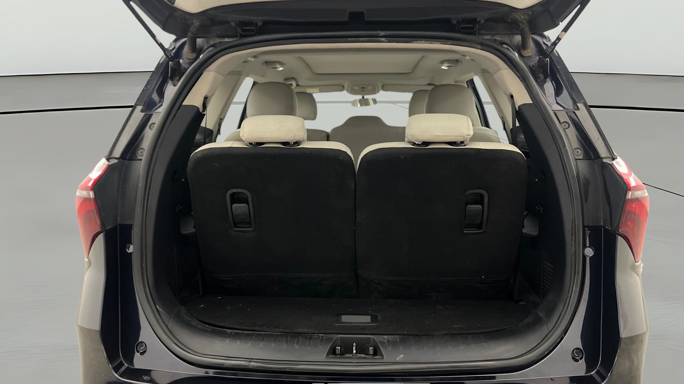 2022 Mahindra XUV700 AX 5 P MT 7 STR, Petrol, Manual, 39,638 km, Boot Open Zoomed View