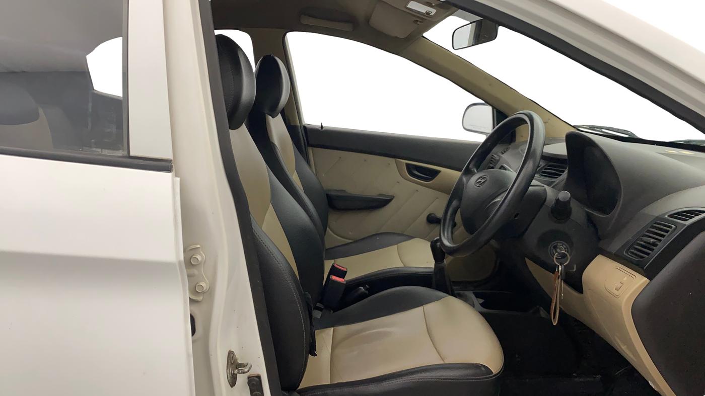 2016 Hyundai Eon D-LITE+, Petrol, Manual, 32,755 km, Right Side Front Door Cabin