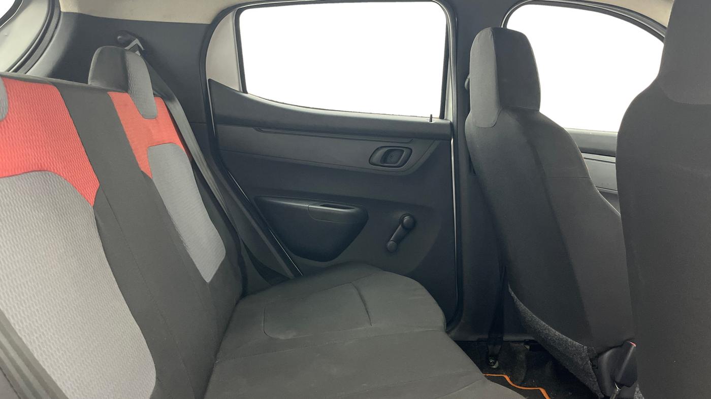 2016 Renault Kwid RXT 0.8, Petrol, Manual, 33,970 km, Right Side Rear Door Cabin