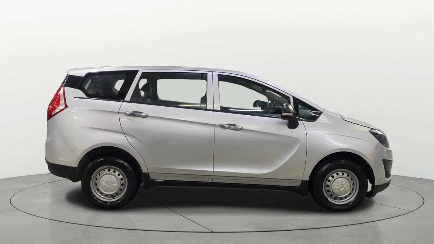 2018 Mahindra MARAZZO M2 7STR, Diesel, Manual, 1,04,829 km, Right Side View