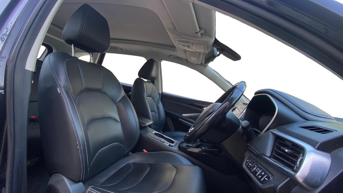 2019 MG HECTOR SHARP 1.5 DCT PETROL, Petrol, Automatic, 1,18,069 km, Right Side Front Door Cabin
