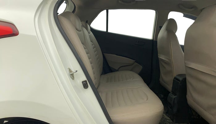 2015 Hyundai Grand i10 MAGNA 1.2 KAPPA VTVT, CNG, Manual, 1,13,214 km, Right Side Rear Door Cabin